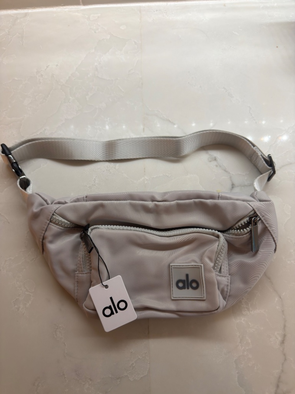 ALO Yoga Fanny Pack Light Grey - 3 Pockets